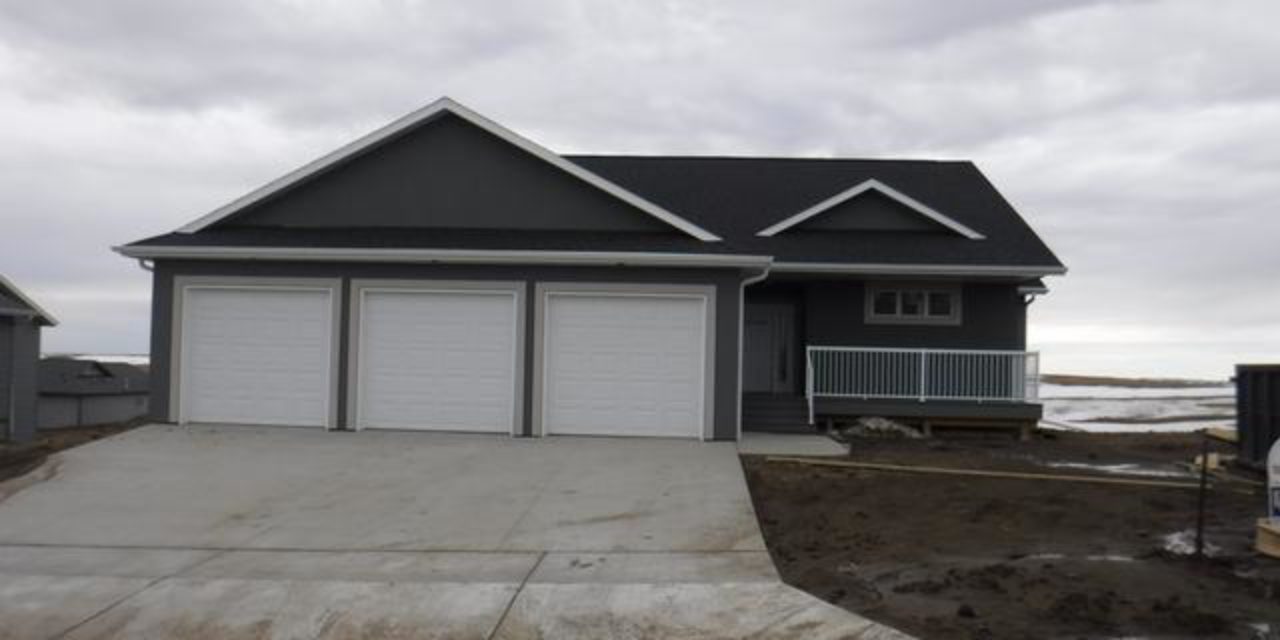 For Sale: 4712 Grey Hawk Ln, Bismarck ND